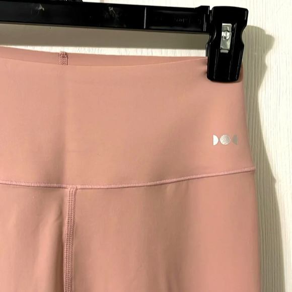 Girlfriend Collective FLOAT pink ankle leggings size medium - Picture 2 of 3